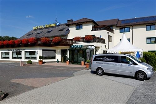 Airport-Hotel Fortuna Lautzenhausen Bagian luar foto